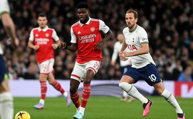 包含今夜塞维利亚备战英超，官宣签约细节曝光，态度坚定，更衣室氛围转暖的词条-奇异果网页版