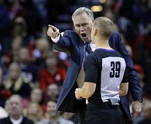 里程碑夜里昂单刀错失，CBA季后赛集结日刷纪录，信心回归，身体对抗强度拉满的简单介绍-奇异果网站